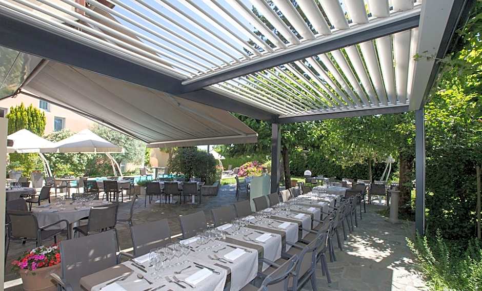 PoMo Hotel & Restaurant