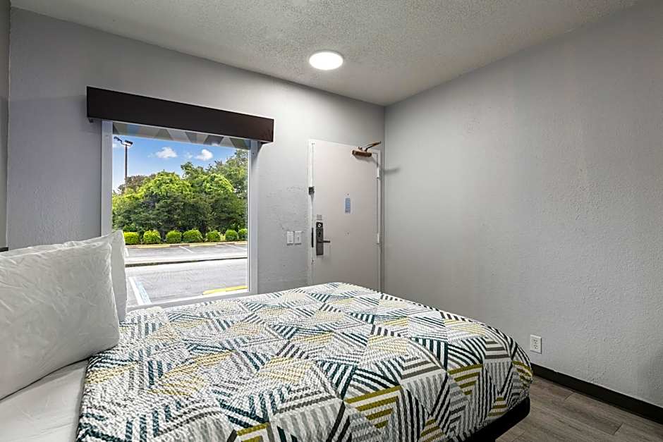 Studio 6 Suites Jacksonville, NC – Camp LeJeune