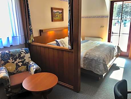 Double Room with Hot Tub