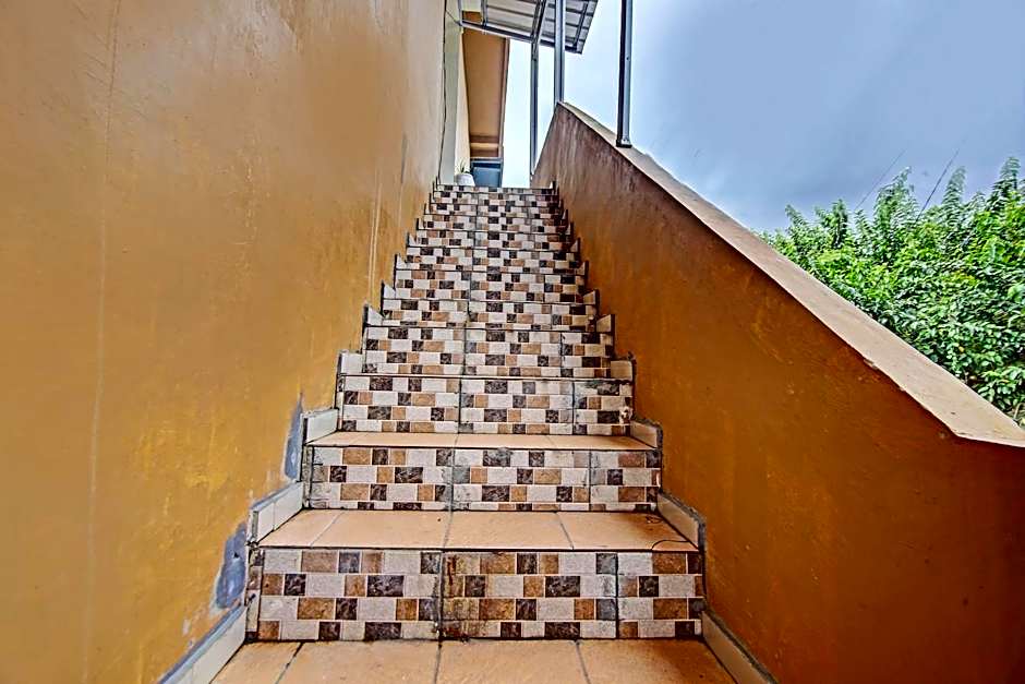 OYO Life 91268 Homestay Bu Erma Syariah