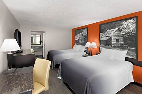 Queen Room with Two Queen Beds - Smoking