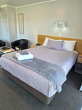 Studio (2 Adults)