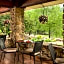 Hilltop Manor Bed And Breakfast