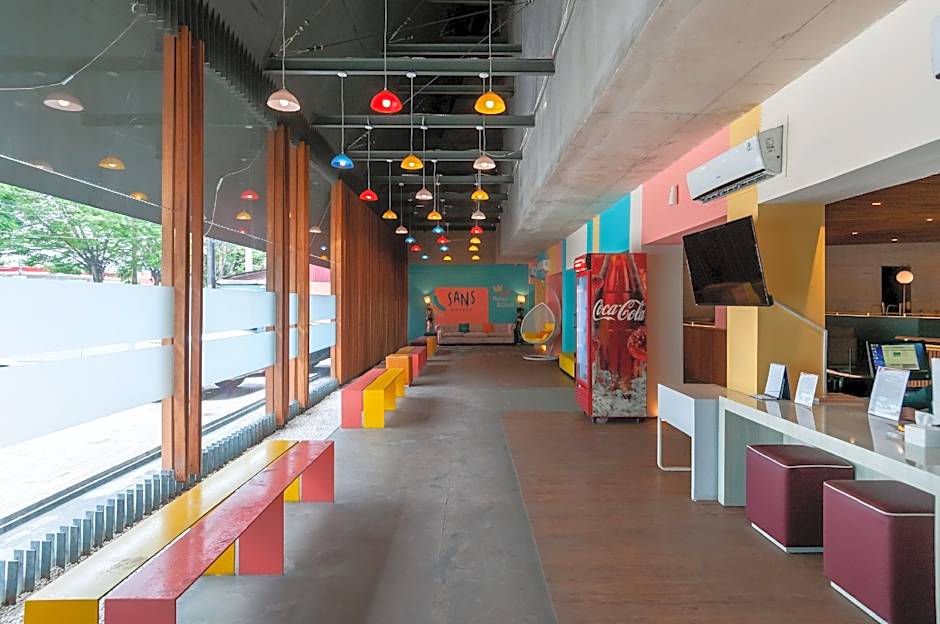 Sans Hotel Finest Medan