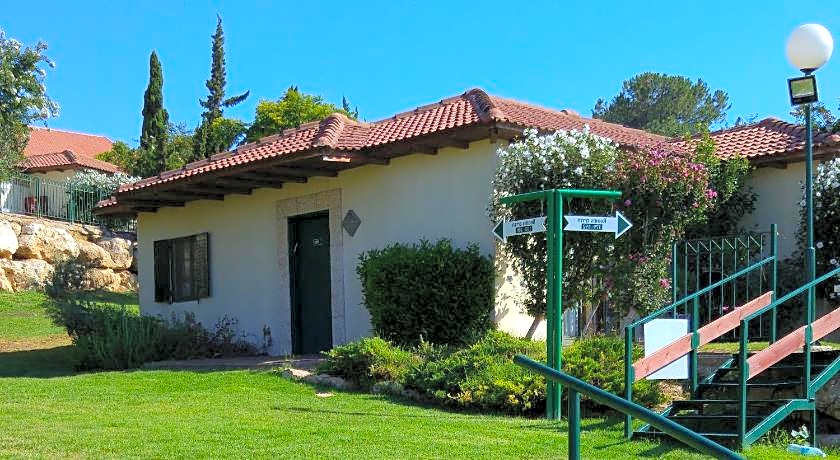 Shoresh Green Hills Hotel