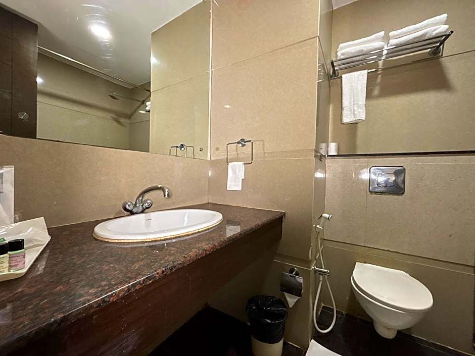 Hotel Crimson Palace