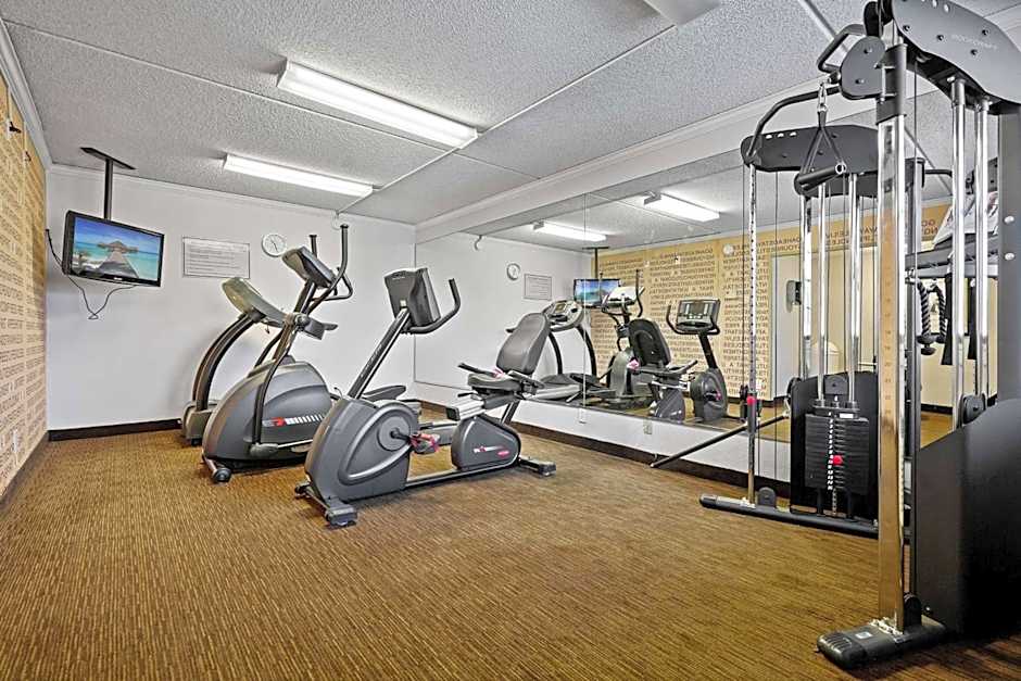 La Quinta Inn by Wyndham Costa Mesa / Newport Beach
