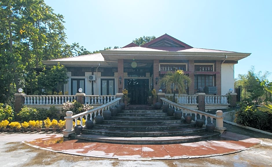 RedDoorz Plus @ Rio Grande de Laoag Resort Hotel Ilocos Norte