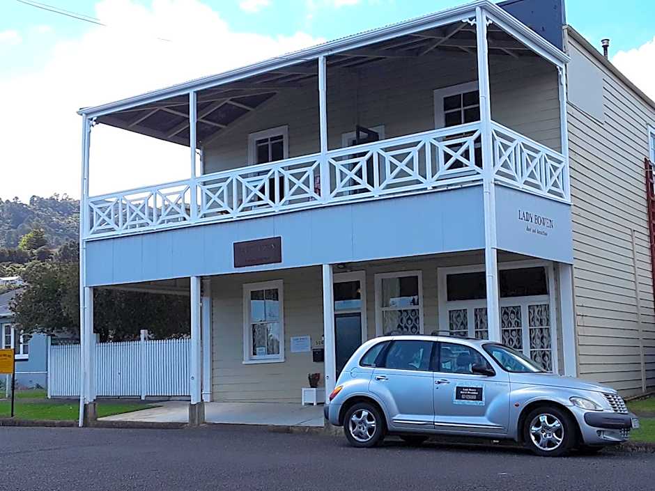 Lady Bowen Bed & Breakfast