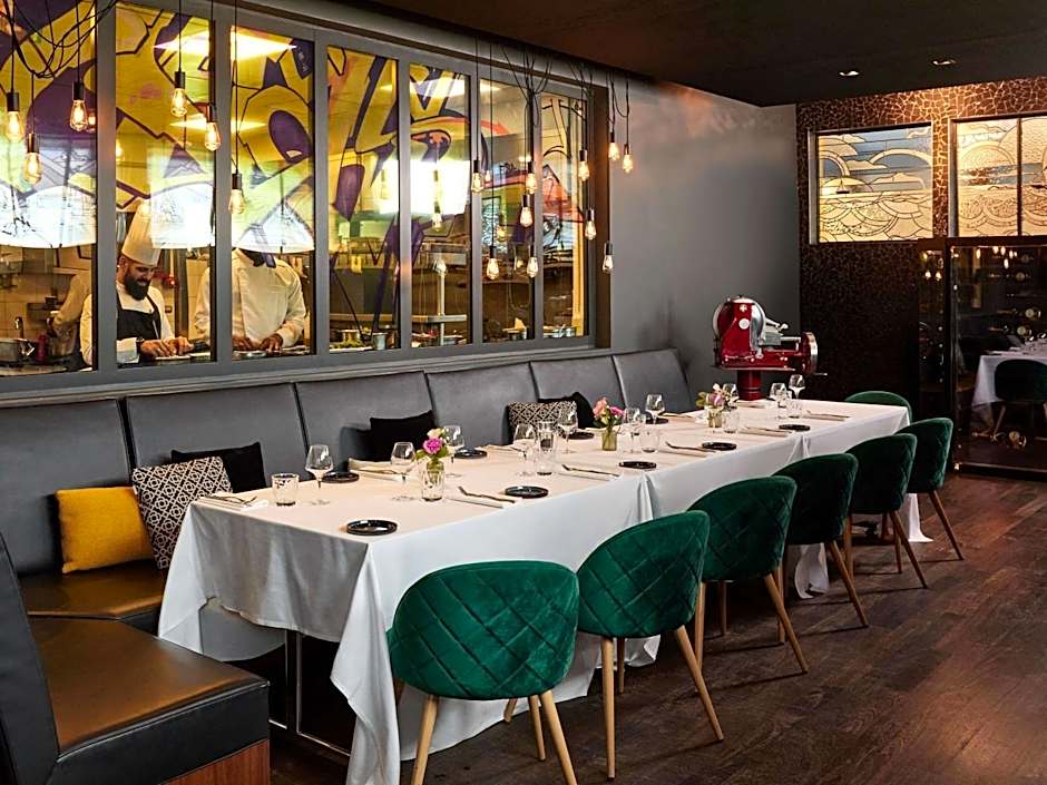 Molitor Paris - MGallery by Sofitel