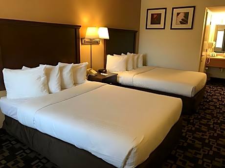 2 Queen Beds - Non-Smoking