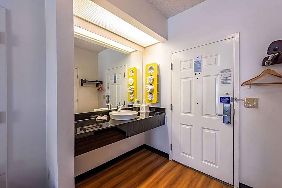 Motel 6-Shreveport, LA