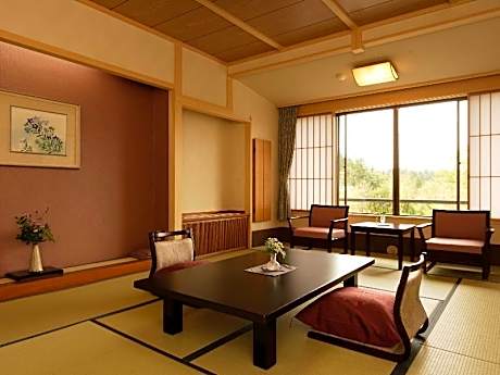 6 Adults Room