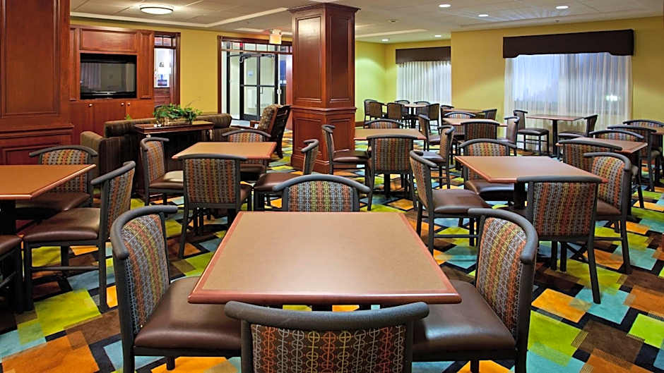 Holiday Inn Express Grove City - Premium Outlet Mall By IHG