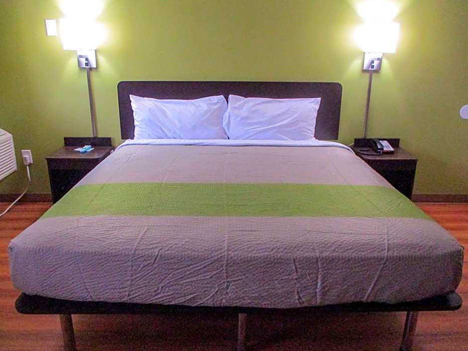 Motel 6-North Olmsted, OH - Cleveland