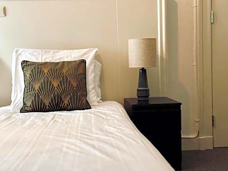 Twin Room with Private Bathroom