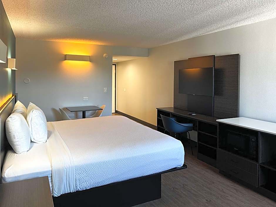 Studio 6 Suites Carson, CA