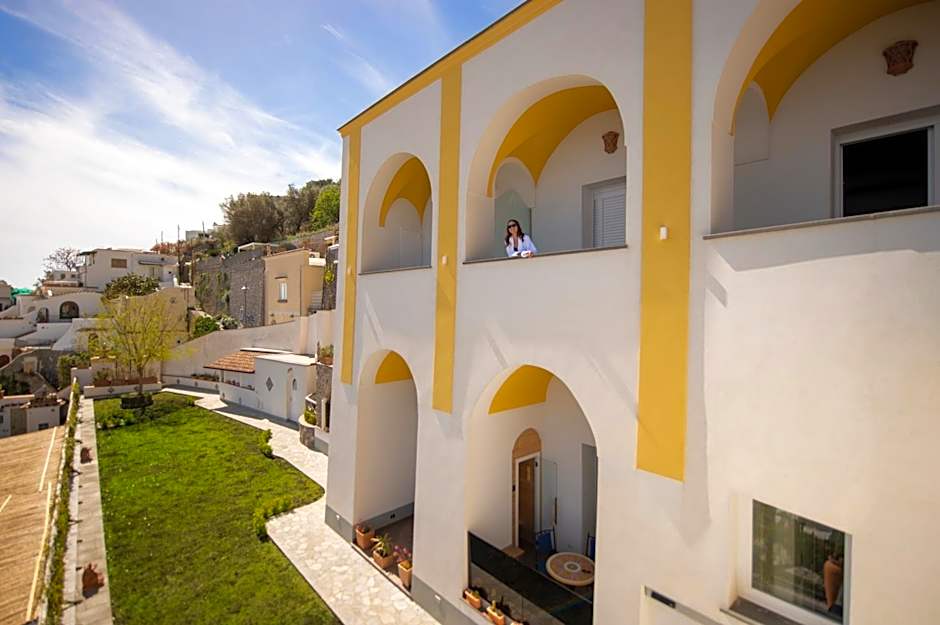 Albadamare Boutique Hotel