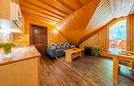 Two-Bedroom Deluxe Apartment with Balcony