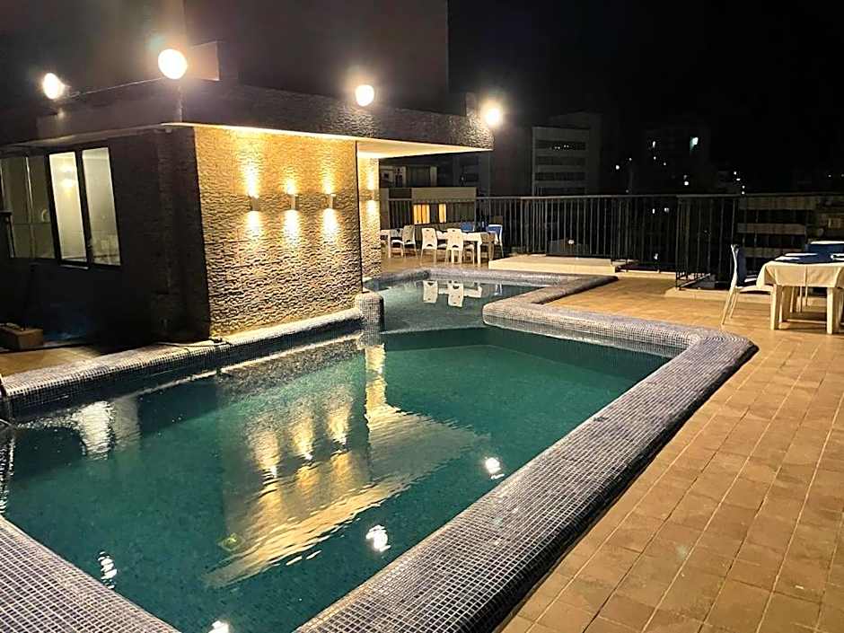Royal Garden Hotel