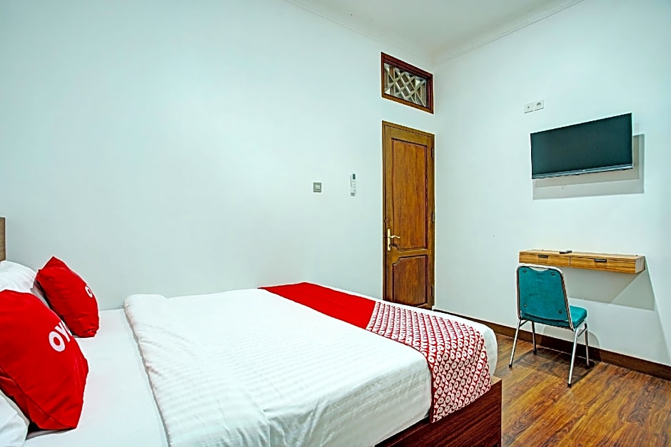 OYO 92990 Nena Kostel Syariah