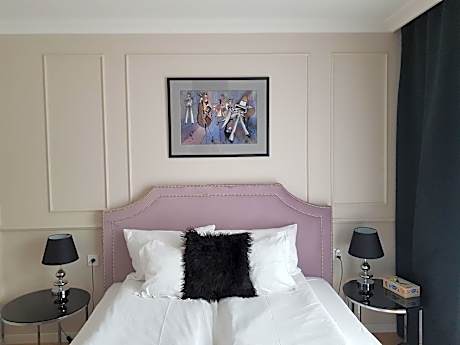 Studio Apartment with Balcony