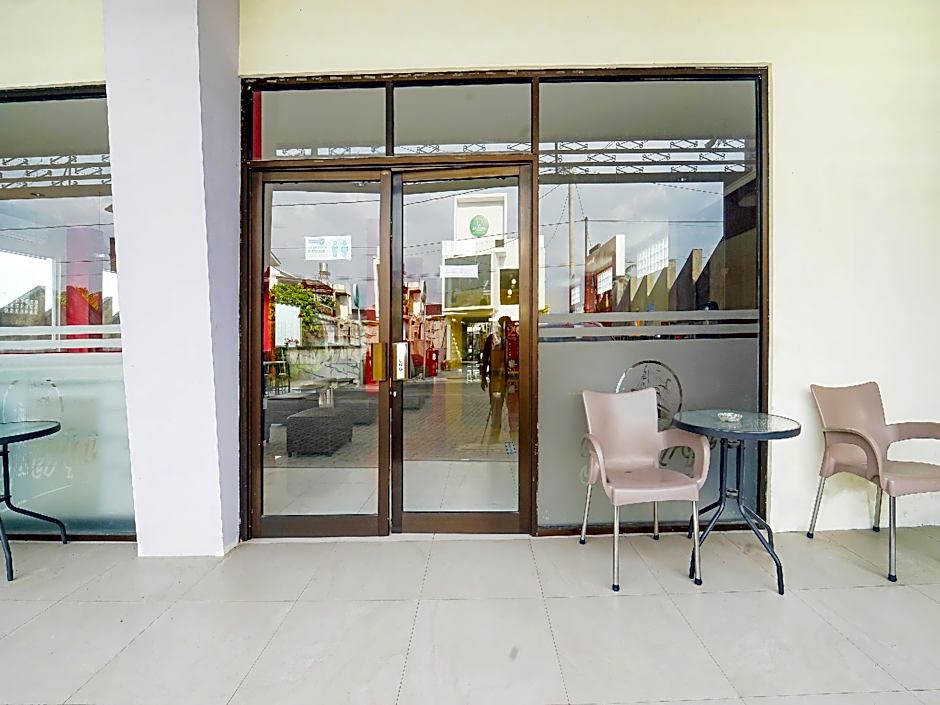 Collection O 91345 Myroom Hotel