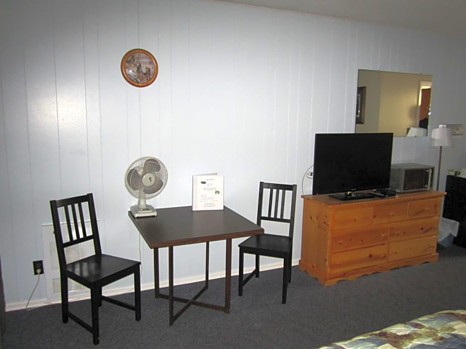 Lakeside Motel