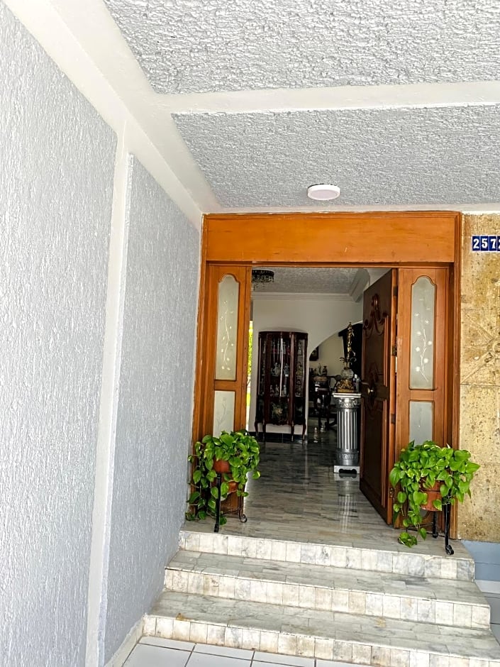 Hostal Guadalajara Cosmopolitan Providencia