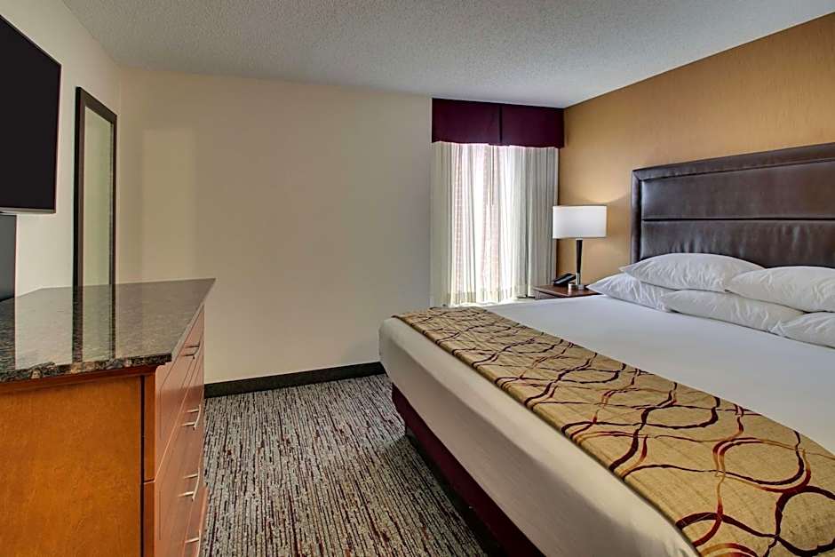 Drury Inn and Suites Bowling Green