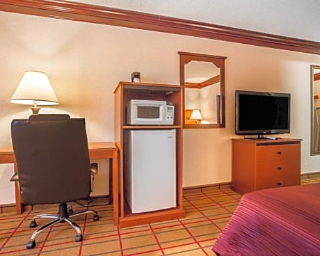 2 QUEEN BEDS NONSMOKING