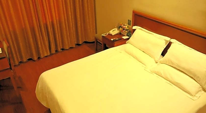 GreenTree Inn Nanjing ZhonGYAnGMEn Railway Station Express Hotel