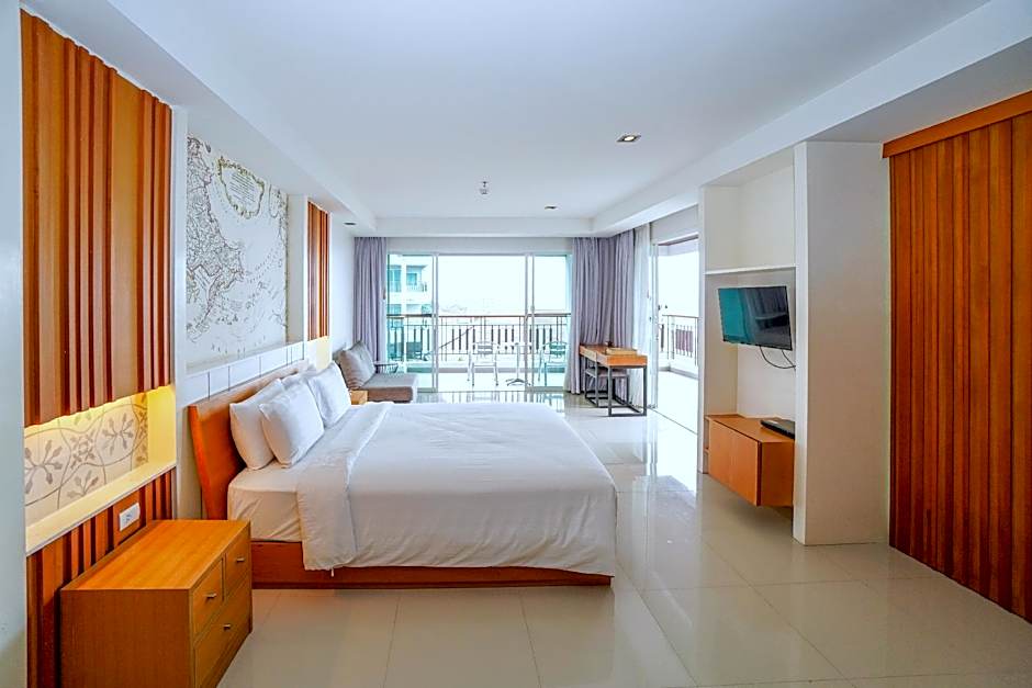 Photo 1 of 18 of Suite, Sea View