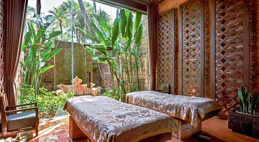 Marriott's Phuket Beach Club