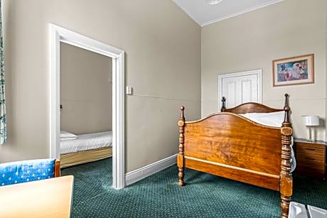 Triple Room with Private Bathroom