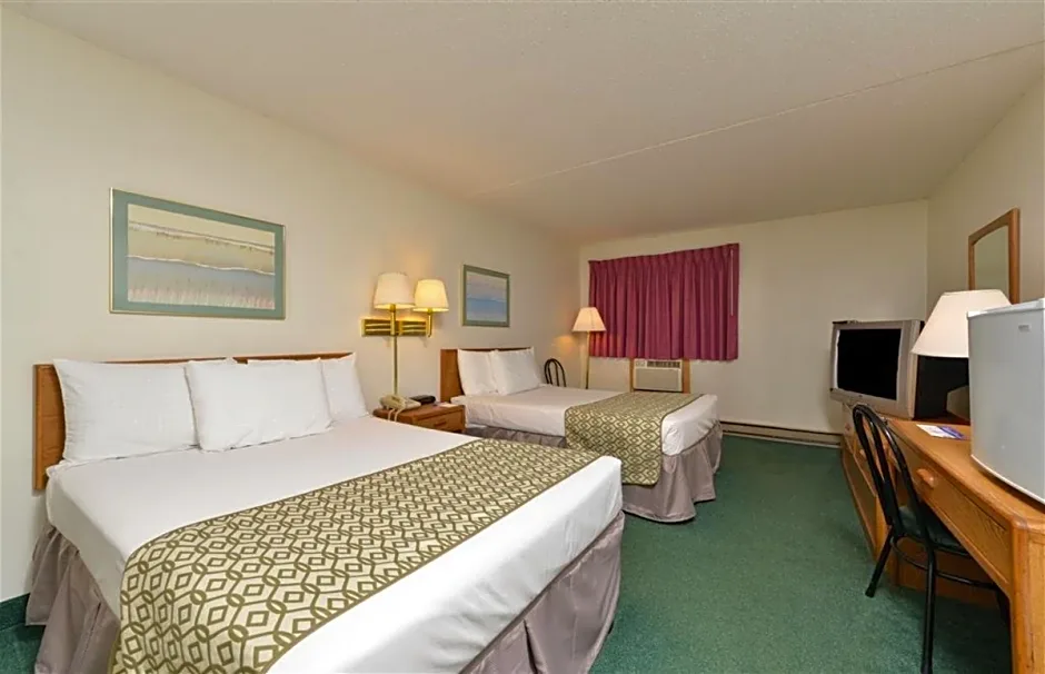 OYO Hotel Pipestone MN, Canterbury Park
