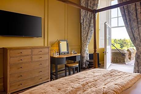 Themed Double Room with Four Poster Bed