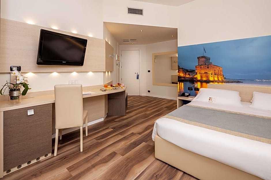 Photo 1 of 13 of Deluxe 1 Queen Bed, Sea View