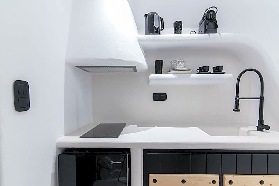 Portara Seaside Luxury Suites