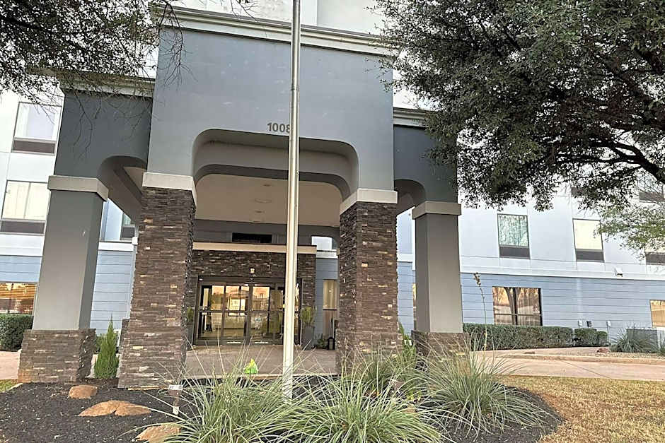 Ramada by Wyndham Burkburnett / Wichita Falls