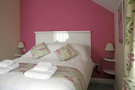 Deluxe Double Room with Shower