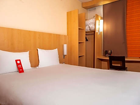 ibis Paris Pont de Suresnes