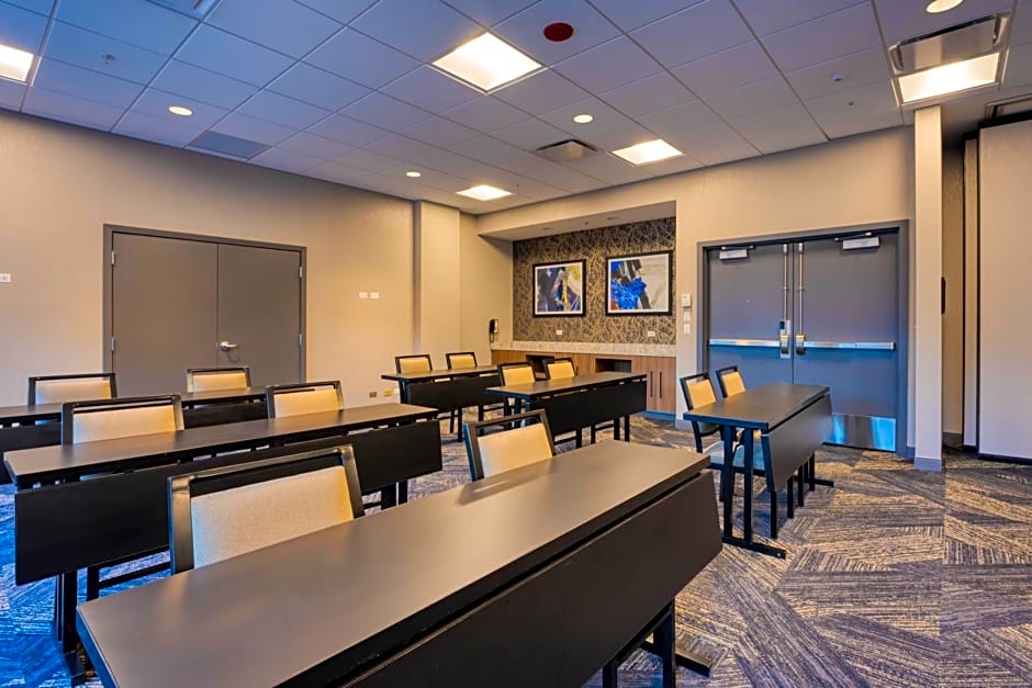 Hampton Inn & Suites Chicago-Downtown
