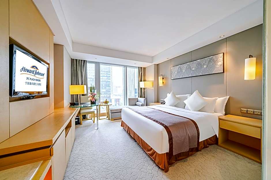 Photo 1 of 1 of Deluxe 1 Queen Bed