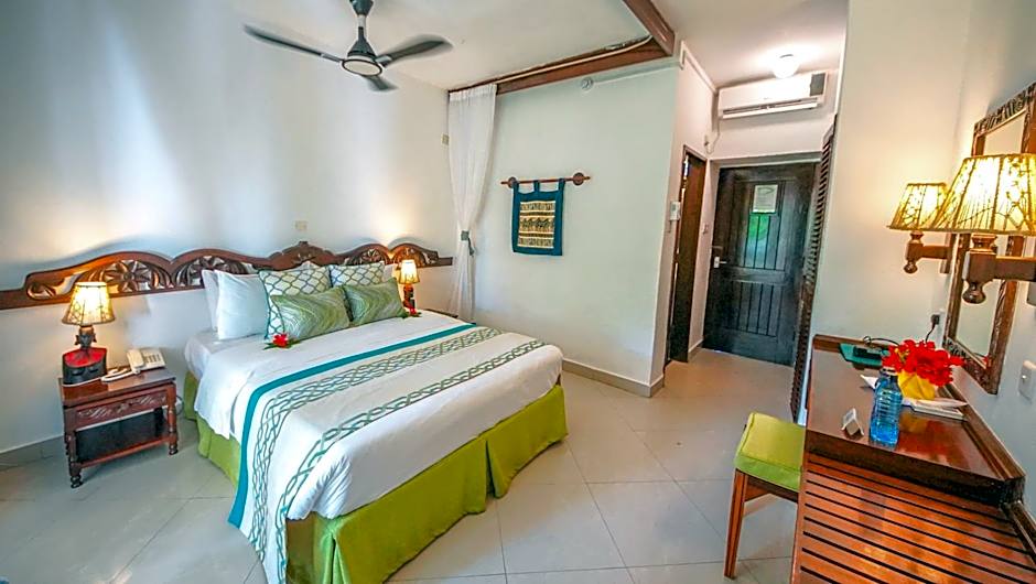 Papillon Lagoon Reef Hotel