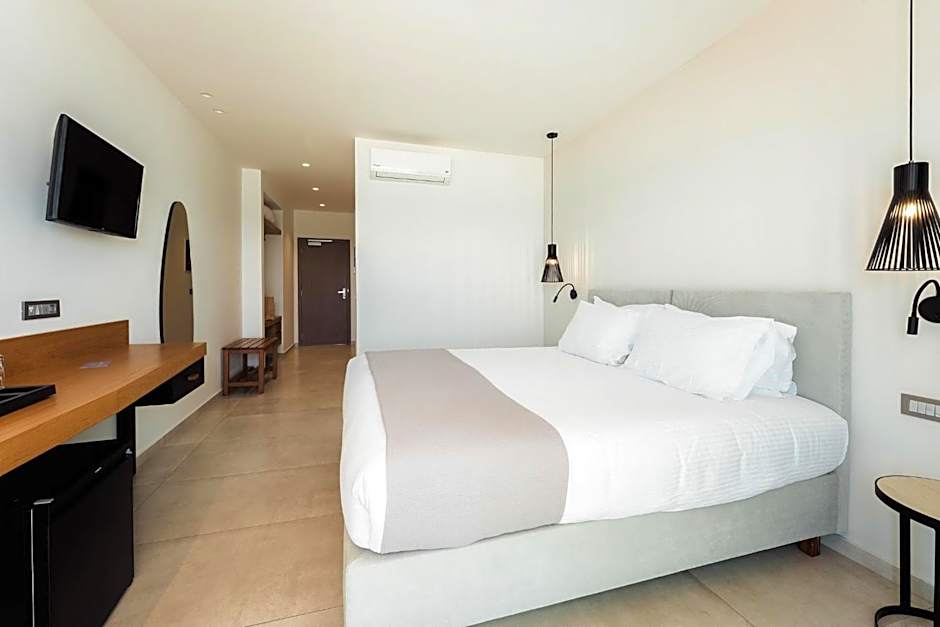 Batis Aero Beachfront Wellbeing Hotel