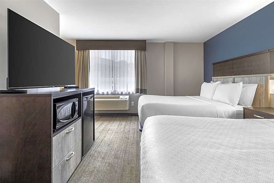 Best Western Plus Chocolate Lake Hotel