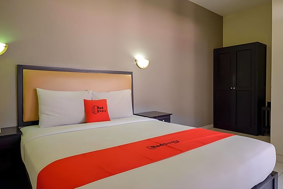 RedDoorz @ Jalan Sriwijaya Semarang