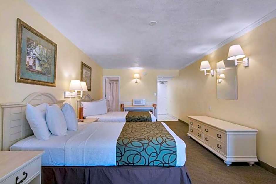 Ramada by Wyndham Panama City Beach / Beachfront