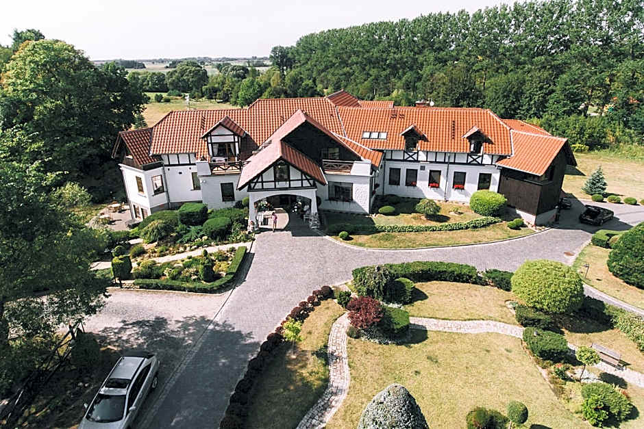 Hotel Dworek nad Regą